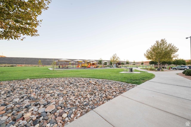 3335 W 2570 S, Hurricane, UT 84737 - surrounding community featuring a lawn