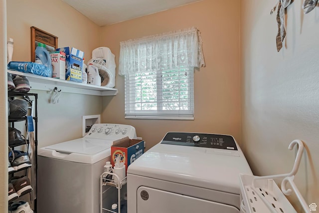 1186 E 470 S, Payson, UT 84651 - laundry area featuring independent washer and dryer
