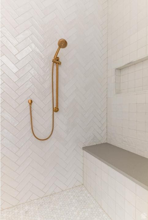 9856 N Sorrel Dr, Eagle Mountain, UT 84005 - full bathroom with a tile shower