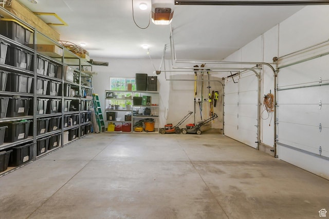 6071 W 1800 S, Mendon, UT 84325 - garage with a garage door opener
