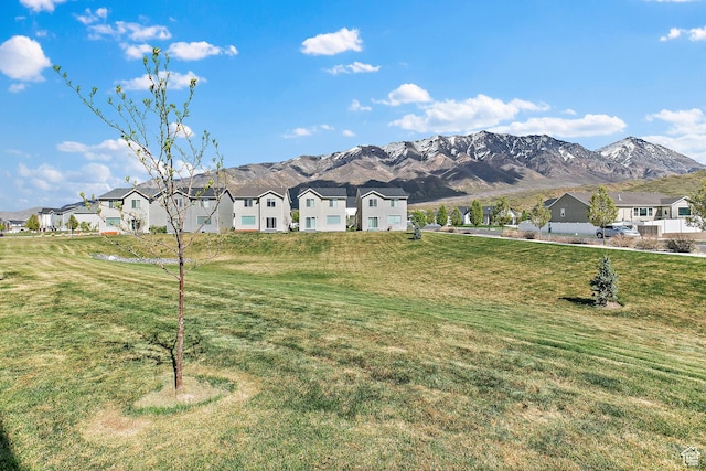 895 S Brubaker Way, Santaquin, UT 84655 - view of front of house featuring a residential view, a mountain view, and a front lawn