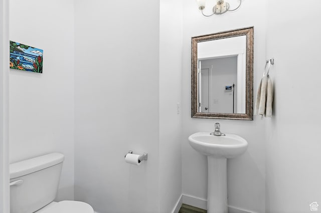 895 S Brubaker Way, Santaquin, UT 84655 - half bath featuring toilet and baseboards