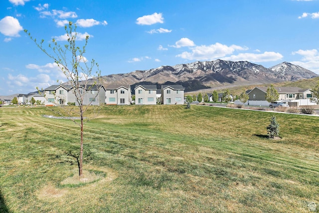 895 S Brubaker Way, Santaquin, UT 84655 - view of front of property with a residential view, a mountain view, and a front yard