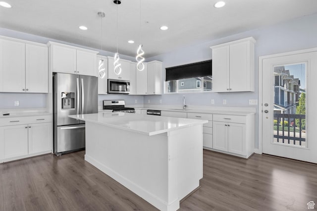 834 W Shelton Way, Midvale, UT 84047 - kitchen featuring stainless steel appliances, a sink, dark wood finished floors, a center island, and recessed lighting