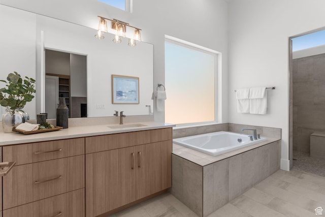 1526 S Shale Dr, St George, UT 84790 - full bath featuring a garden tub and vanity