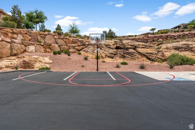 1526 S Shale Dr, St George, UT 84790 - view of basketball court with community basketball court