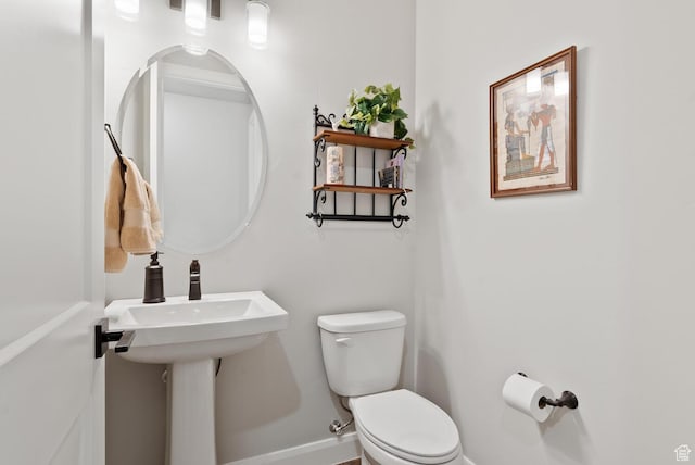 921 N Camino Pico N, Washington, UT 84780 - half bathroom featuring toilet and baseboards