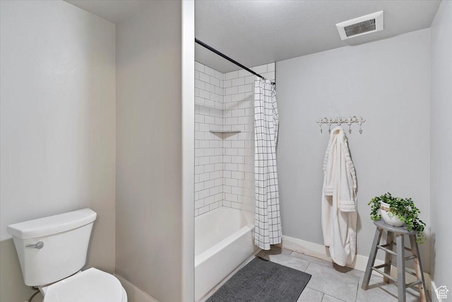 5707 Scenic Ln, Mountain Green, UT 84050 - bathroom with toilet, tile patterned floors, shower / tub combo, and baseboards