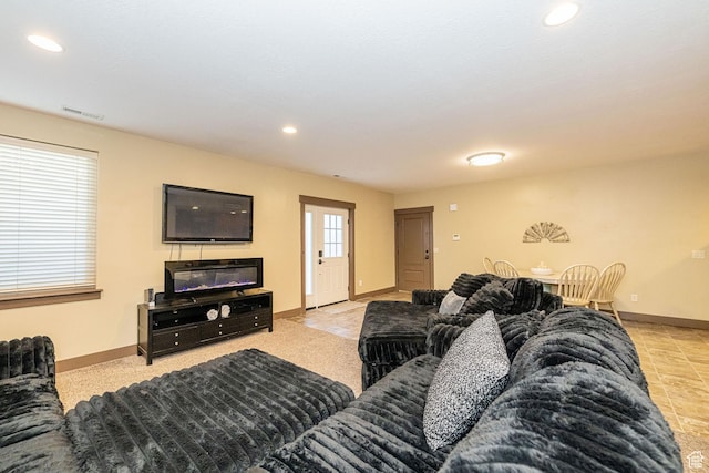 1608 W Boulder Creek Ln S, Layton, UT 84041 - living room featuring baseboards and recessed lighting