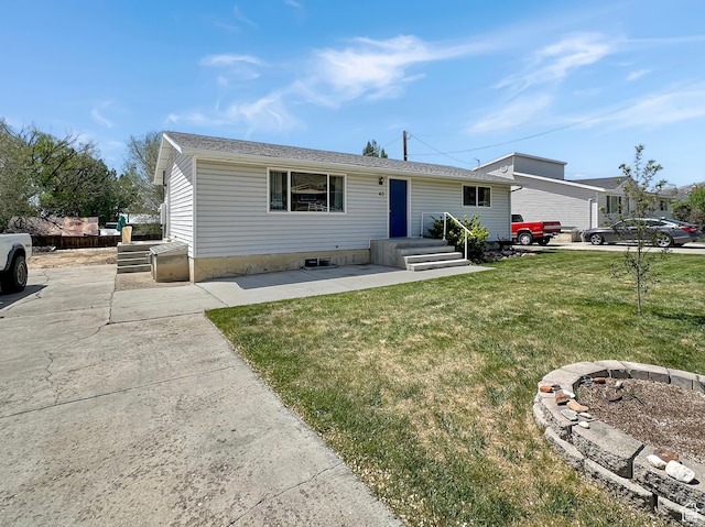 45 W 200 N, Castle Dale, UT 84513 - ranch-style house with a front lawn