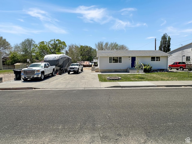 45 W 200 N, Castle Dale, UT 84513 - view of front facade with a front lawn
