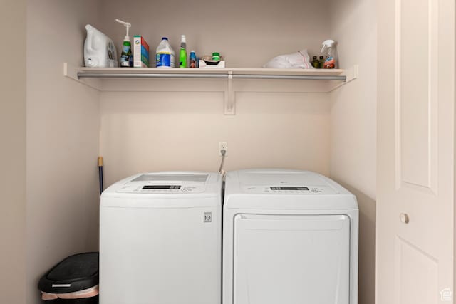 866 N Yarrow Cir Unit 38/39, Garden City, UT 84028 - laundry area with separate washer and dryer