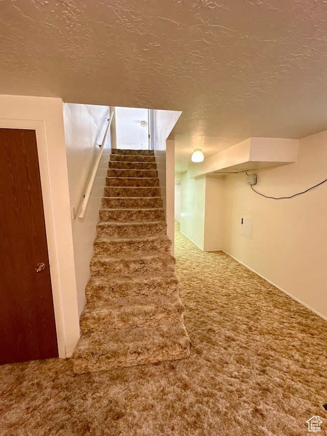 40 W 200 N, Santaquin, UT 84655 - stairway with carpet flooring and a textured ceiling