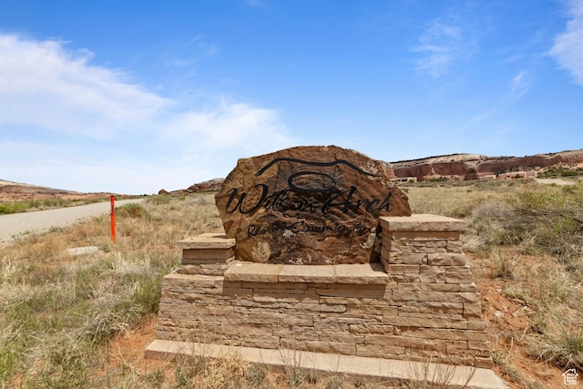 1 Pioneer Dr, La Sal, UT 84530 - view of mountain backdrop
