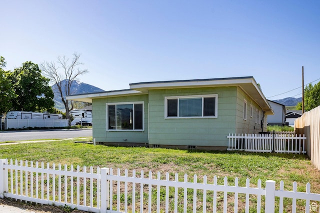 395 N 1st St, Tooele, UT 84074 - view of front of property with crawl space