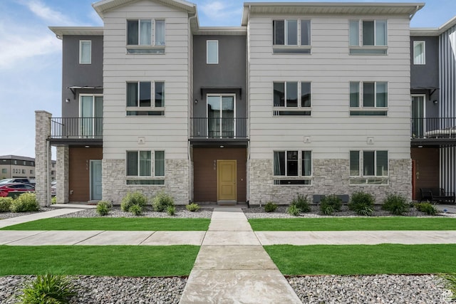 958 W 420 S, American Fork, UT 84003 - view of front facade with stone siding and a front yard