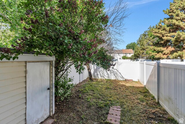 view of fenced backyard
