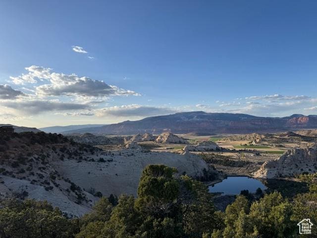 897 E Cocks Comb Dr, Teasdale, UT 84773 - photo 41