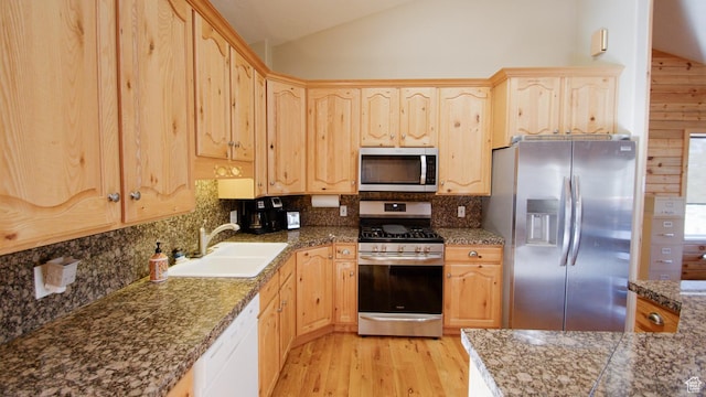 897 E Cocks Comb Dr, Teasdale, UT 84773 - photo 25