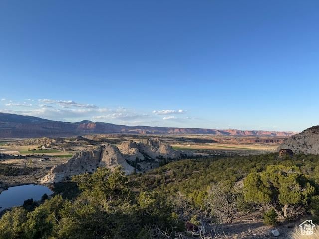 897 E Cocks Comb Dr, Teasdale, UT 84773 - photo 42