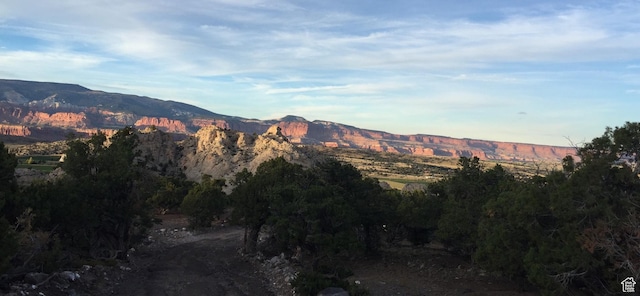 897 E Cocks Comb Dr, Teasdale, UT 84773 - photo 44