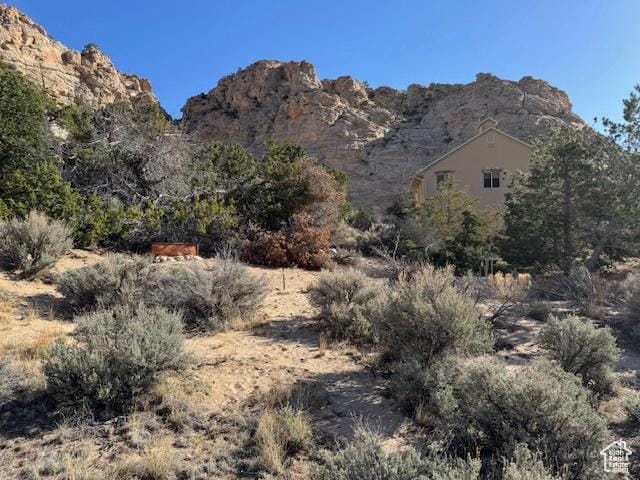 897 E Cocks Comb Dr, Teasdale, UT 84773 - photo 36
