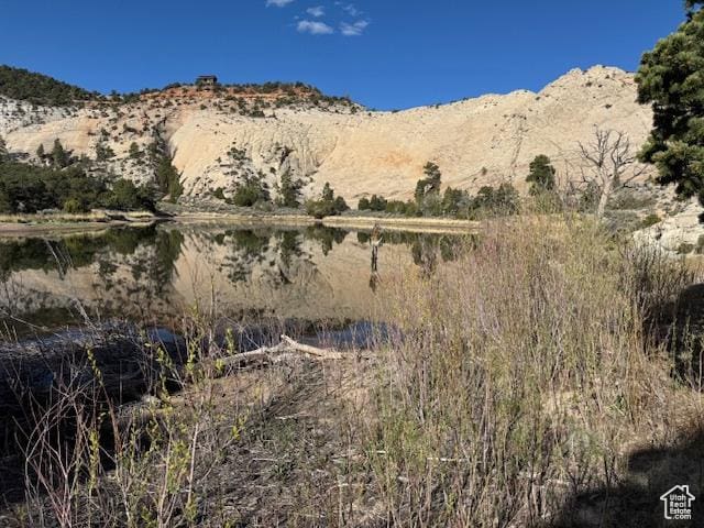 897 E Cocks Comb Dr, Teasdale, UT 84773 - photo 37