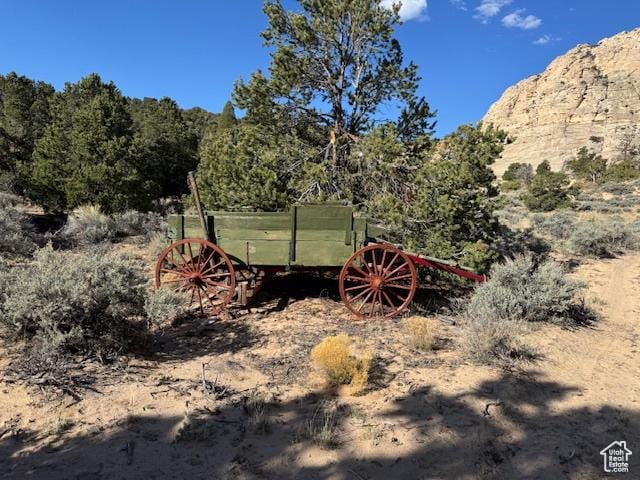 897 E Cocks Comb Dr, Teasdale, UT 84773 - photo 35