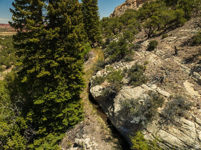 897 E Cocks Comb Dr, Teasdale, UT 84773 - photo 58
