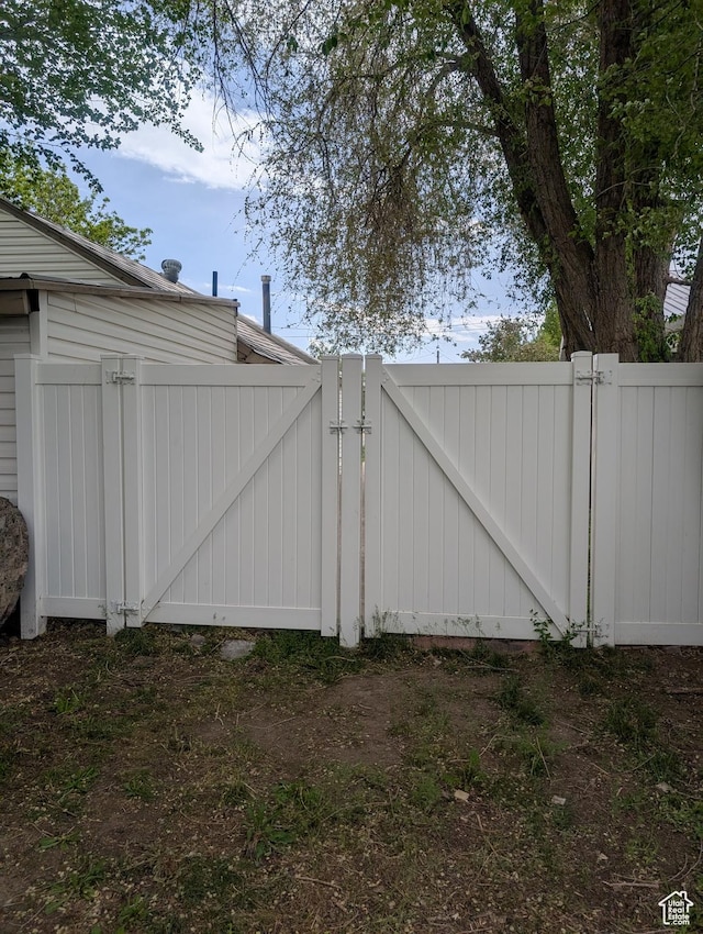 gate with fence