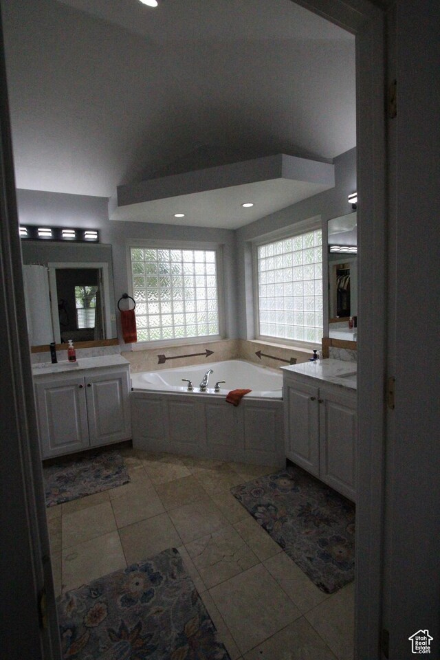 463 E 200 N, Mapleton, UT 84664 - full bath with a bath, lofted ceiling, and vanity