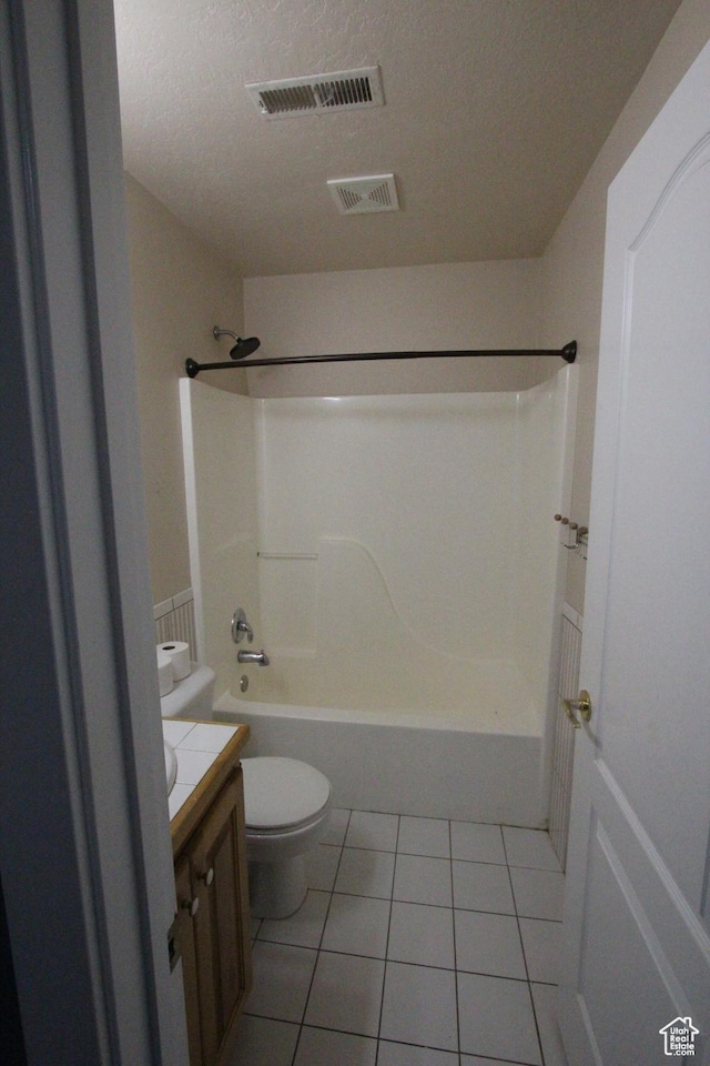 463 E 200 N, Mapleton, UT 84664 - bathroom featuring tile patterned floors, tub / shower combination, vanity, and a textured ceiling