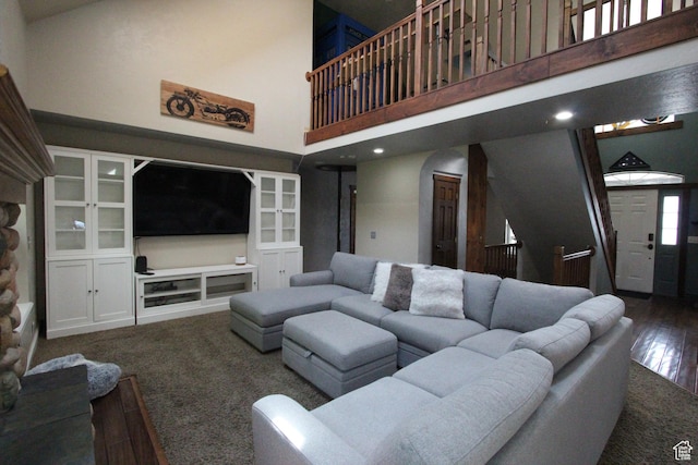463 E 200 N, Mapleton, UT 84664 - living area featuring high vaulted ceiling and arched walkways