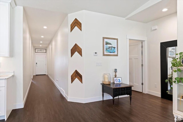 1008 N Vista Loop, Morgan, UT 84050 - hall featuring dark wood-style floors, baseboards, and recessed lighting