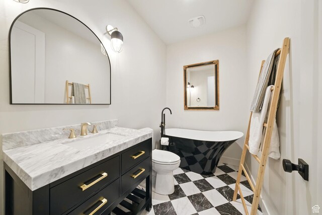 732 S Nebo Cir, Woodland Hills, UT 84653 - full bath featuring a soaking tub, vanity, baseboards, and toilet