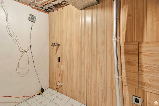 274 N 400 E, Hyde Park, UT 84318 - detailed view of wood walls