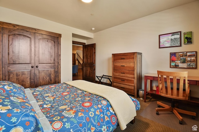 bedroom with carpet flooring