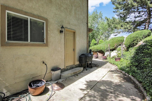 5812 Club View Ln, South Ogden, UT 84405 - view of patio with area for grilling and entry steps