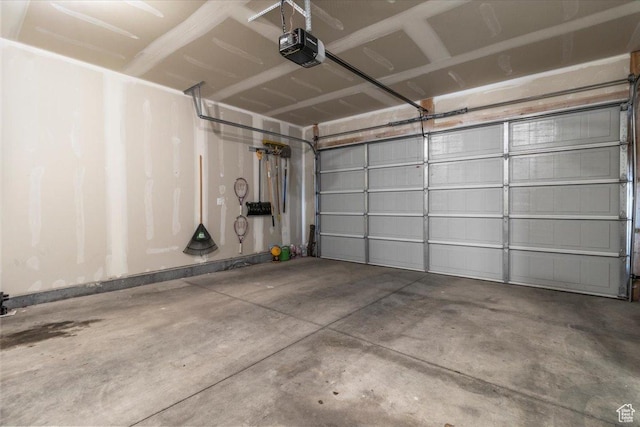 40 E 920 N, Santaquin, UT 84655 - garage featuring a garage door opener