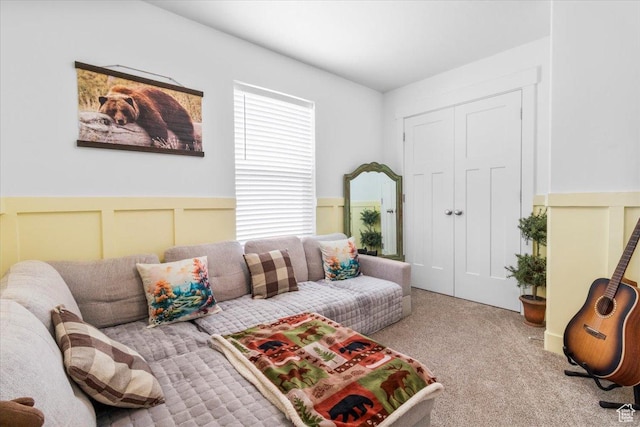 40 E 920 N, Santaquin, UT 84655 - carpeted living area with wainscoting and a decorative wall