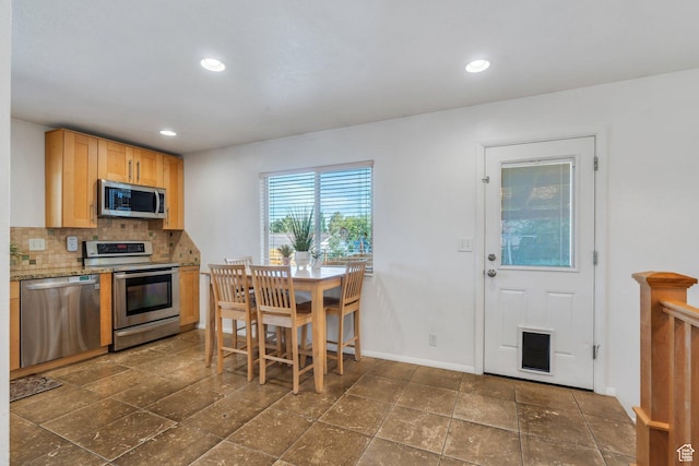 255 E 1230 N, Springville, UT 84663 - kitchen featuring stainless steel appliances, backsplash, baseboards, recessed lighting, and light brown cabinets
