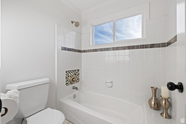 2859 W Country Classic Dr, Bluffdale, UT 84065 - full bathroom featuring toilet, crown molding, and tub / shower combination