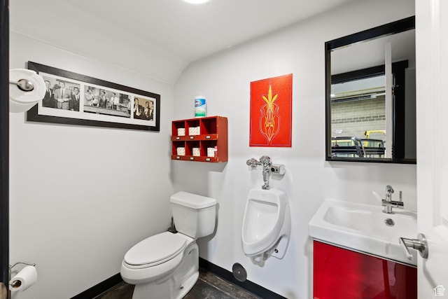 2859 W Country Classic Dr, Bluffdale, UT 84065 - half bath featuring toilet, baseboards, a sink, and vaulted ceiling