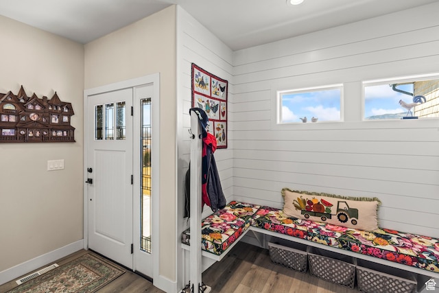 2201 S 380 W, Richfield, UT 84701 - foyer featuring wood finished floors, baseboards, and recessed lighting