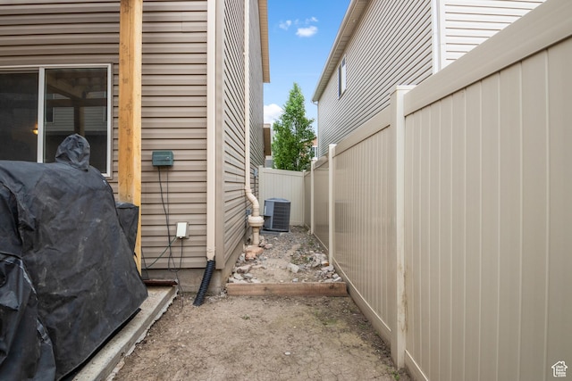 920 W Stonehaven Dr, North Salt Lake, UT 84054 - view of property exterior featuring central AC