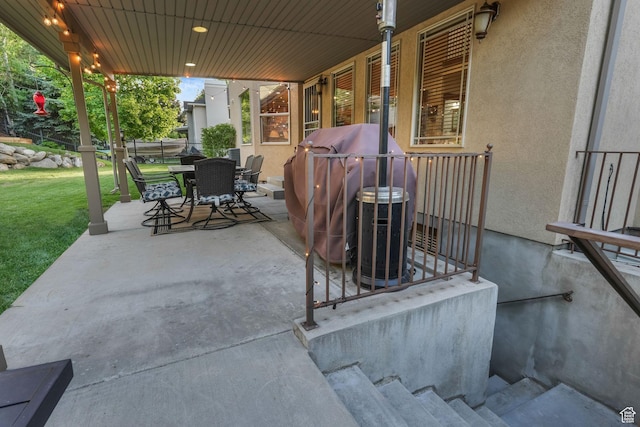 view of patio with outdoor dining space