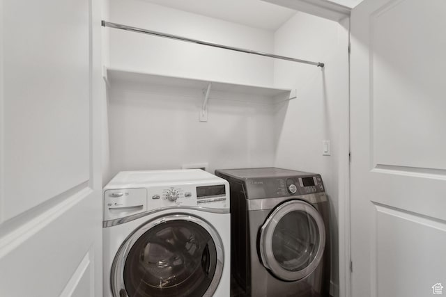 3714 W Soft Whisper Way, Herriman, UT 84096 - laundry room with washer and clothes dryer