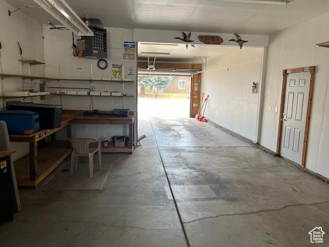 954 E 7725 S, Midvale, UT 84047 - garage with a workshop area