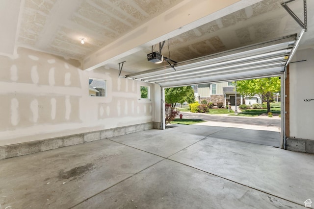 82 E Danta Dr S, Draper, UT 84020 - garage featuring a garage door opener
