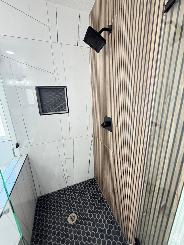 7038 W 8090 S, West Jordan, UT 84081 - bathroom featuring tiled shower